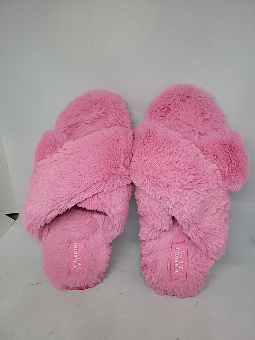Plush Crisscross Pink Women's Slippers